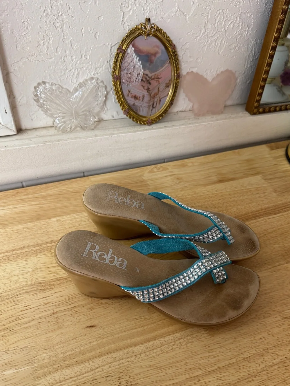 Cute Sparkly 2000’s Reba Y2K Turquoise Rhinestone Wedge Flip Flop Sandals Size 7